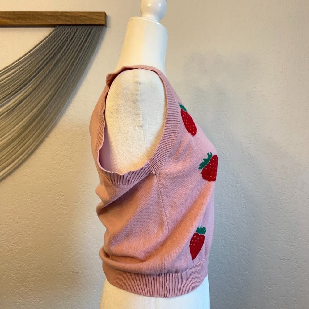 Hot Topic Strawberry Knit Crop Sweater Vest Women's Sz S Y2K Style - Picture 3 of 9